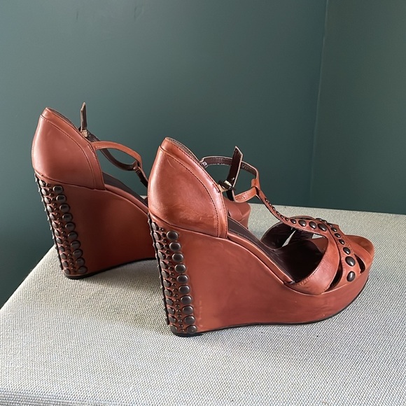 Chic Brown Wedge Sandals with studs  9b - Picture 7 of 12